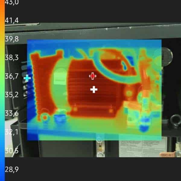 Aufnahme eines Motors mit der Wärmebildkamera